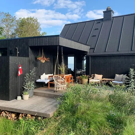 Beach-close Summer House With Panoramic View