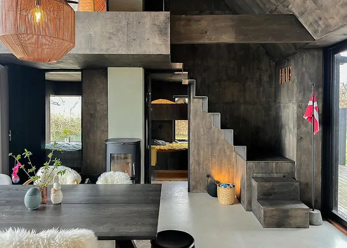 Beach-close Summer House With Panoramic View *