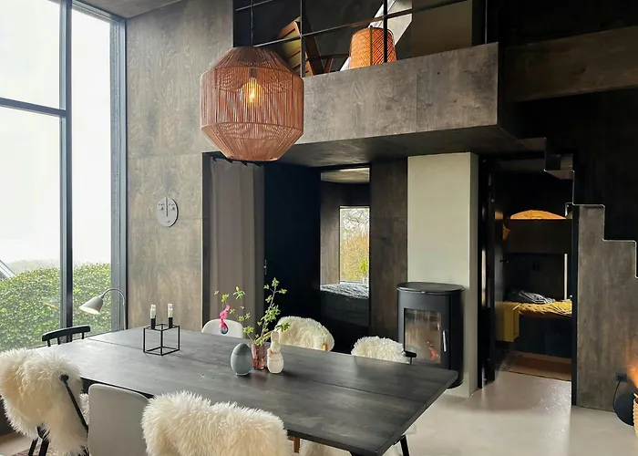 Beach-close Summer House With Panoramic View Semesterbostad