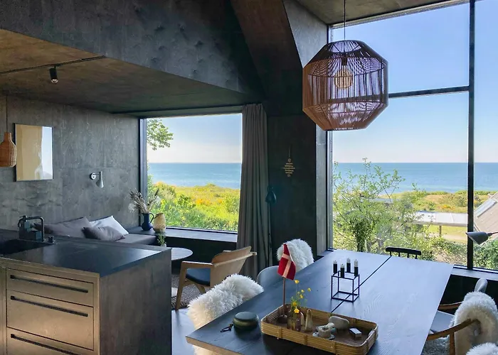 Beach-close Summer House With Panoramic View *