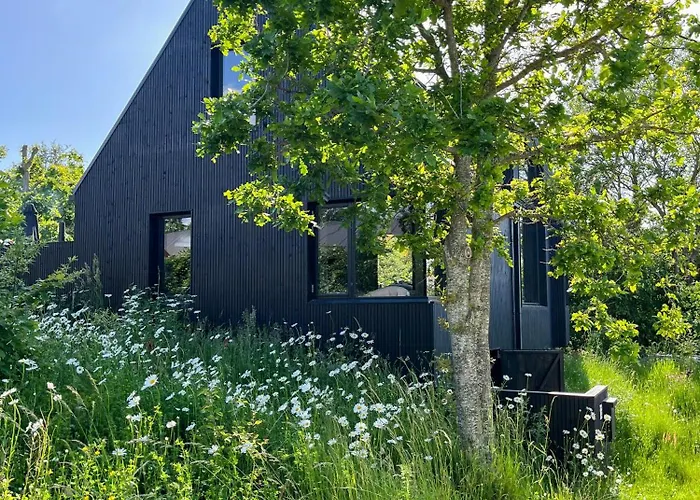 Beach-close Summer House With Panoramic View Allingåbro